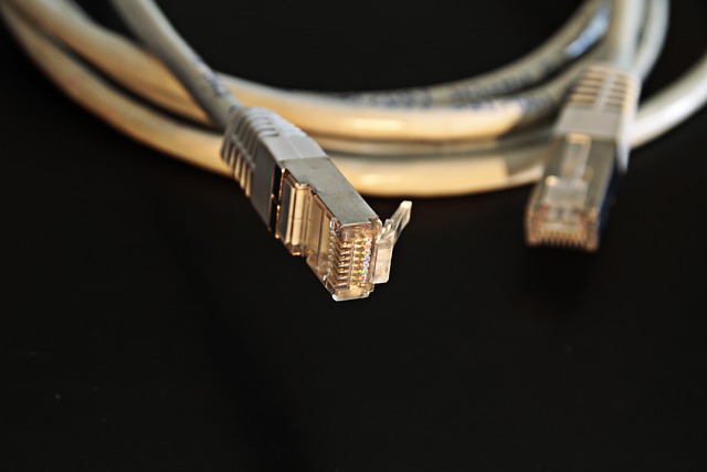 Netværkskabeltyper til hastighed og stabilitet: Sådan vælger du det rigtige kabel